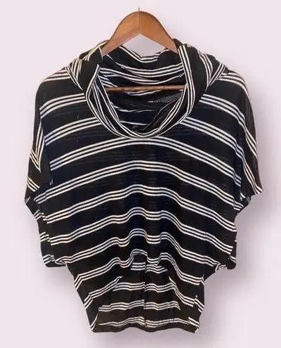 About A Girl Cowl Neck Short Sleeve Cropped Hi-low Sweater - size large