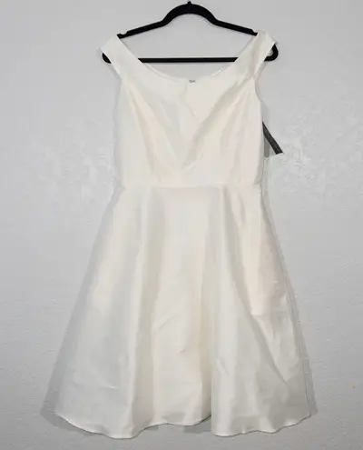 Alfred Sung NWT  Snow White Off The Shoulder Cocktail Dress Size 8