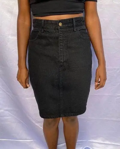 Vtg high waisted black denim skirt size 11