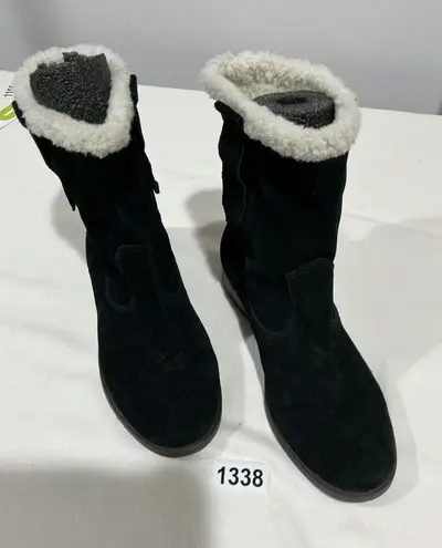 Sole Society Woman’s Black Suede 8.5m Pull On Shearling Cuff Ankle Bootie