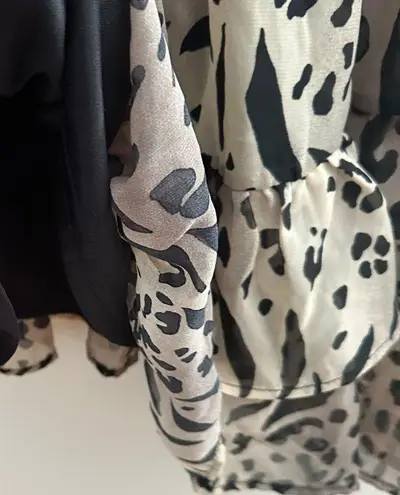 Love...Ady LOVE ADY ANIMAL PRINT LONG SLEEVE RUFFLE MINI DRESS S