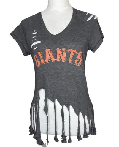 Genuine Merchandise Women's MLB San Francisco Giants Graphic Reworked T-Shirt L