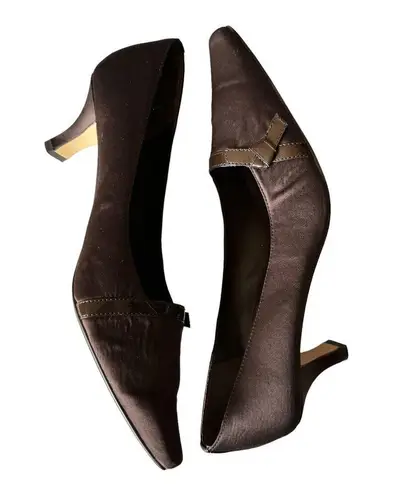J. Loren Collection vintage brown fabric covered pumps with square toes size 8.5
