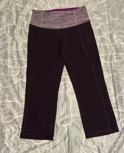 Lululemon EUC  Space Dye Camo Tender Violet Gather & Crow Crop II size 4