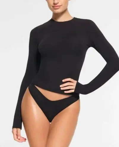 SKIMS Long Sleeve T-Shirt M