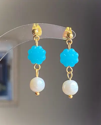Handmade quality mini Czech glass flower beads & natural freshwater pearls chic boho vintage style dangle earrings🩵