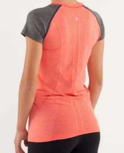 Lululemon  Run: Swiftly Tech Short Sleeve in Love Red / Deep Coal Size 6