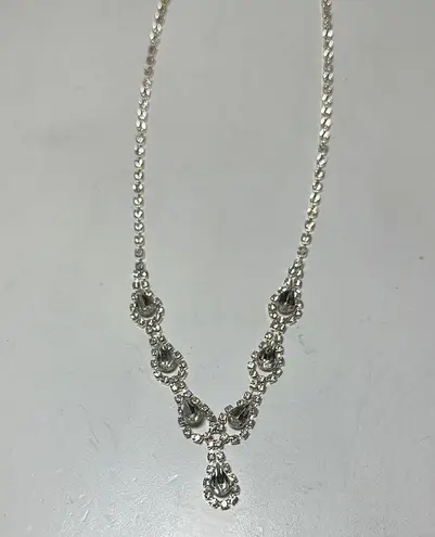 Icing Elegant Silver Rhinestone Necklace