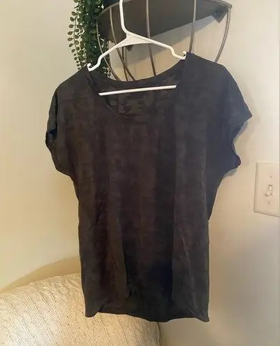 Lululemon Women’s  Tee