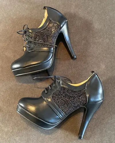 Women’s Black High Heel Booties with Lace Detail Size 5.5 Black