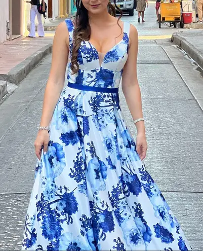 Terani Couture Glamour by Terani size 2 Couture Sleeveless V-Neck Floral Print Ball Gown dress