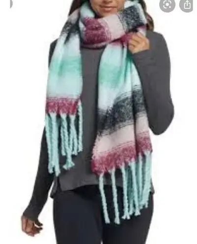 DICK'S Sporting Goods Blanket Scarf Women's Oversized Green/Berry Striped NEW