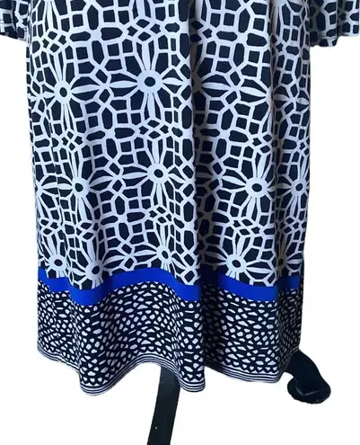 Tacera {} ~ black & white with a hint of blue at the bottom ~ versatile dress