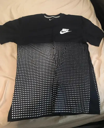 Nike Men’s T-Shirt Size M