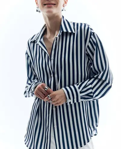 Commense Shift Stripe Turndown Collar Shirt Size S NWOT BLUE/White stripped. Blue