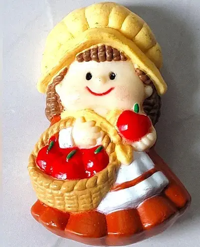 Vintage Russ Thanksgiving Holiday Turkey Day Woman Pilgrim Brooch Pin Yellow