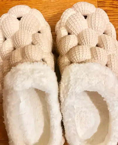 Unisex FUN Bubble Slippers,Fuzzy Plush Lining Non