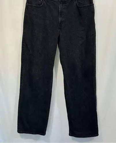 Abercrombie & Fitch  The 90s Relaxed High Rise Straight Leg Jeans in Black