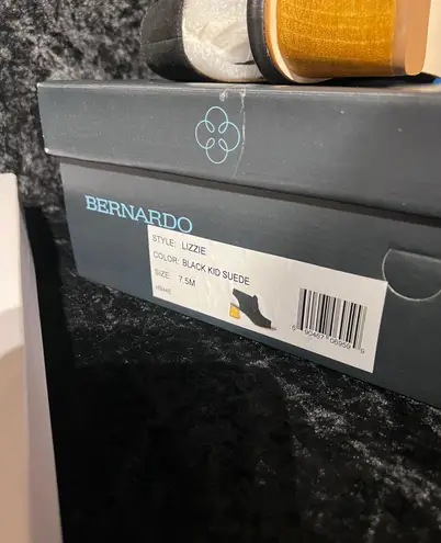 Bernardo Lizzie Dusk Kid Suede sandals casual classic stylish chic comfy