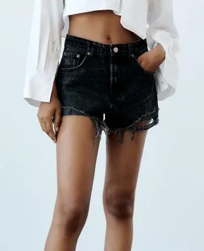 ZARA  The Cut Off Shorts Black casual classic comfy chic summer beach