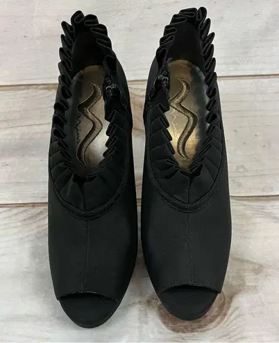 Nina Shoes Black Fabric 4 1/2” Heels Ruffles Zippers Dress Bootie Pumps Size 8M