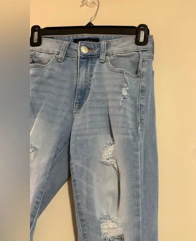 Aeropostale EUC  Denim Blue High Rise Ripped Light Wash Jeans size 2 short