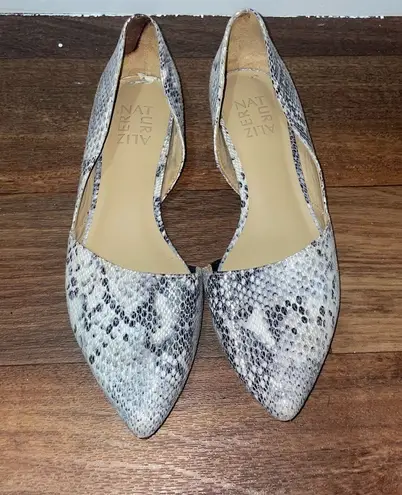 Naturalizer Women's Flat Shoes Snake Skin Pattern Point Toe Size 7.5m