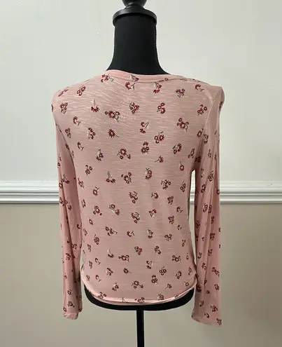 SO NWT  Floral Twist Long Sleeve Tee