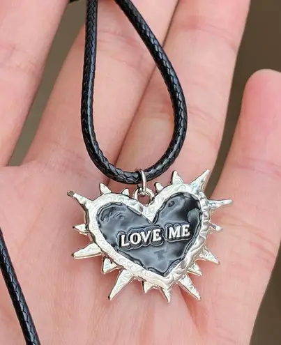 Handmade grunge street funky y2k style spike “LOVE ME” heart necklace🌿✨