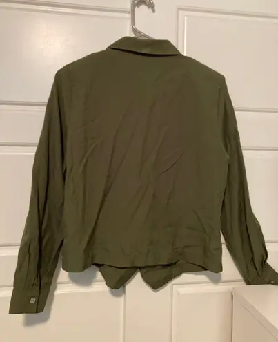 Dress Barn Olive Green Cropped Button Down