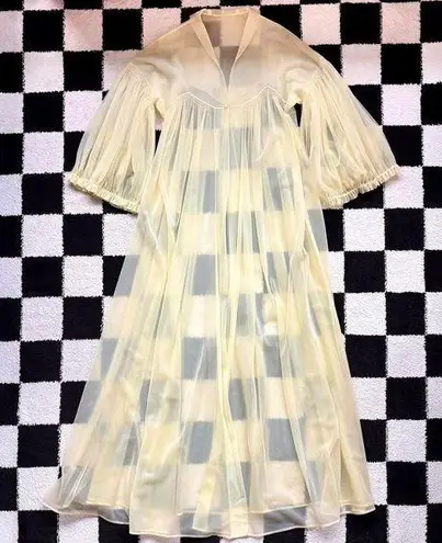 Vanity Fair Vintage 50s Yellow Peignoir Robe