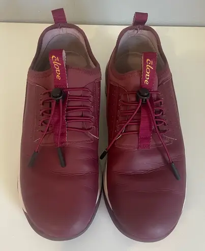 Clove Classic Limited Edition Royal Maroon nursing shoes Red Size 9