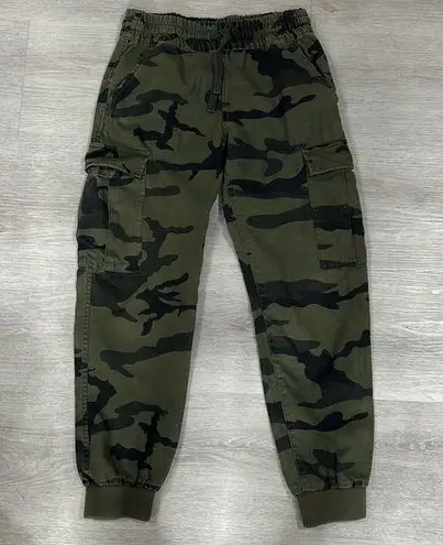 Aritzia Tna  • camo jogger cargo pants