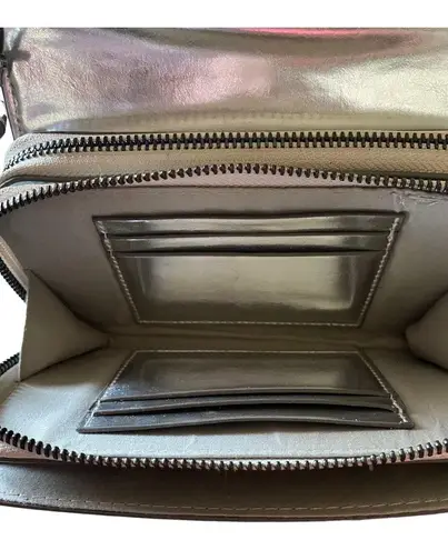 Sondra Roberts SQUARED Super cute silver metallic look crossbody bag