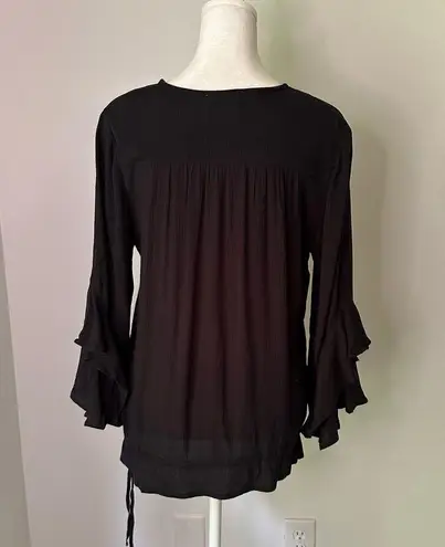 Haute Hippie Tribe black floral embroidered v-neck top size S