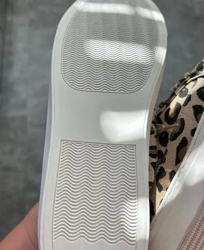 Corky’s Leopard Print Lace Up Sneakers Size 11 NEW Tan