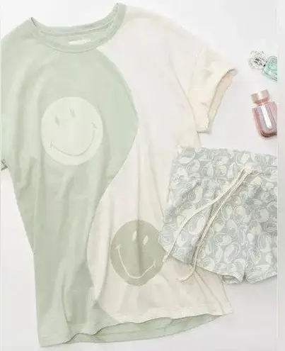 American Eagle  Oversized Smiley Yin Yang Pj Set