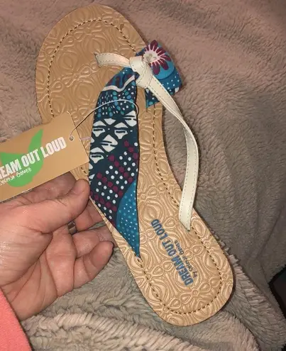 Selena Gomez 🔹4 for $30 NWT Dream Out Loud Flip Flops, size 6