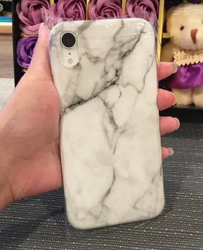 White iphone Xs max marble case