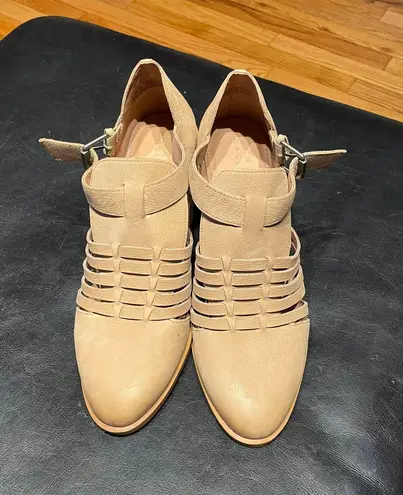 Caslon NWOT Nude Neutral Cutouts Breatheable All LEATHER Laser perforated Cutoffs Ankle Booties