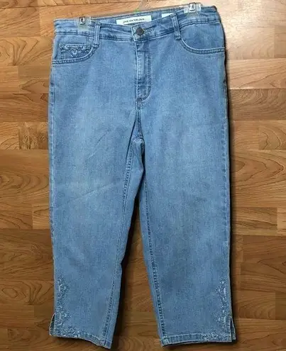 Jones New York  Jeans Soho Crop Size 10 light wash