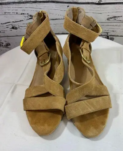 Bettye Muller Women's Tan Suede Gold Buckle Sandals Size 7.5