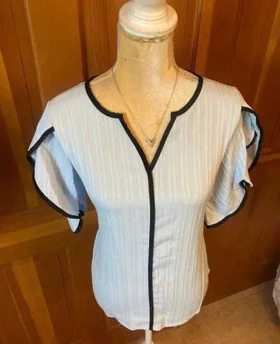 NWT, Lavishly Paris Periwinkle Blue Tee Size M