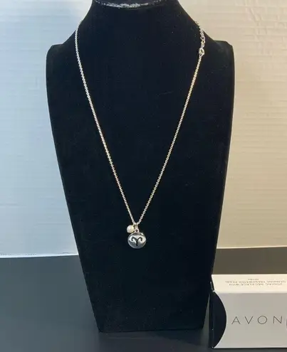 Avon NRT zodiac Aries necklace silver tone w/genuine freshwater Pearl 16”