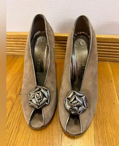 HALSTON VINTAGE!! Cocoa Suede Peep