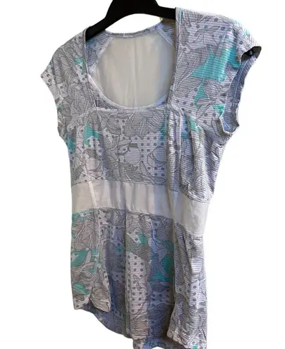 Lululemon  Grey, White, & Turquoise Size XS Mesh Short Sleeve Top.