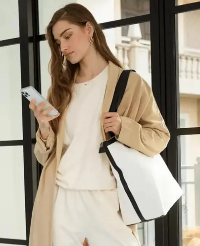 Walter Baker NWT Carly Bag, Canvas Vegan Leather Tote, New w/Tag Retail $198