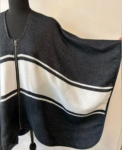 Anthropologie  Michael Stars Down The Line Zip Up Poncho in Black and White - Image 5
