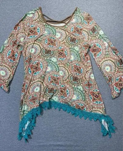 Tru Self Women’s shark bite shirt. Ladies large very flowy