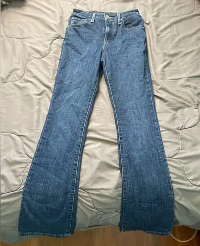 Levi's 725 High-Rise Bootcut. Size W25 L30